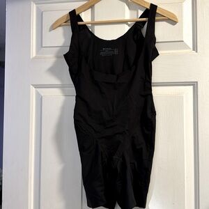 WACOAL
Firm Control Smooth Complexion Body Shaper 802251 In Black